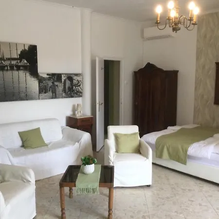 Endrodi Apartment